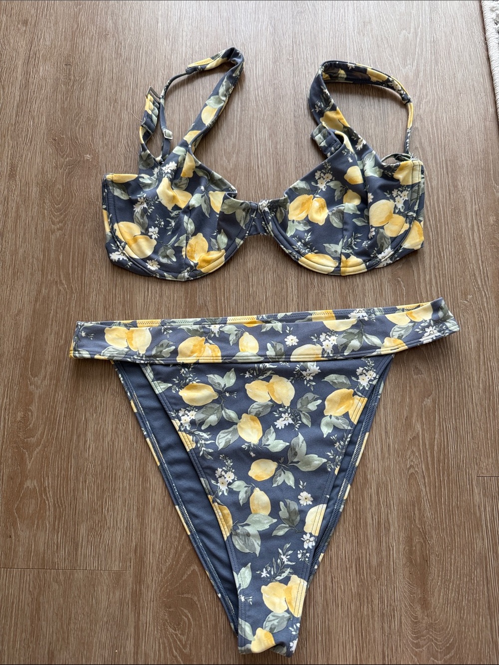 Abercrombie & Fitch Yellow Lemon Print Underwire Bikini Set on Navy
